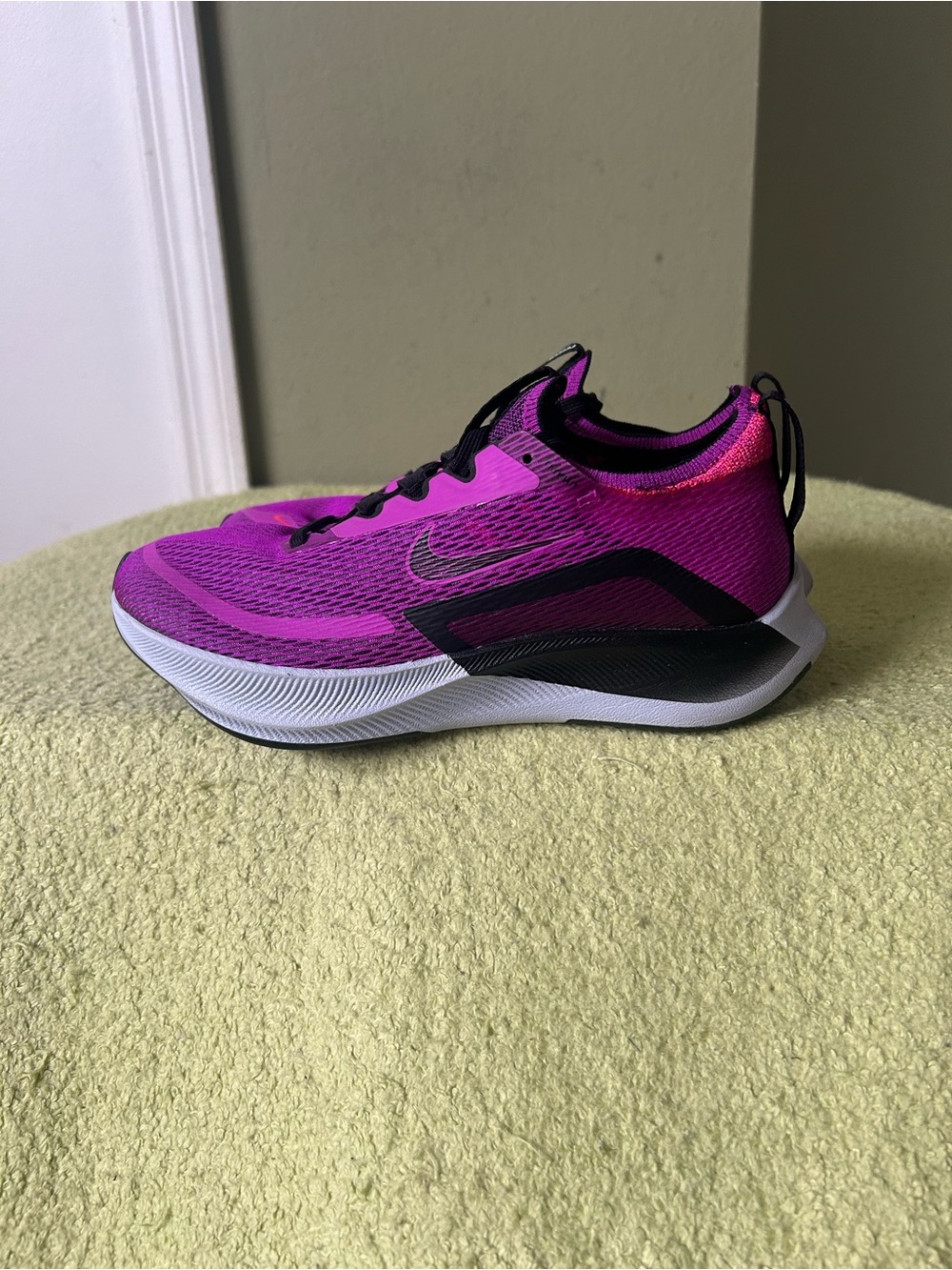 NEW Nike Zoom Fly 4 Women's Running Shoe - Lightweight Performance Trainer